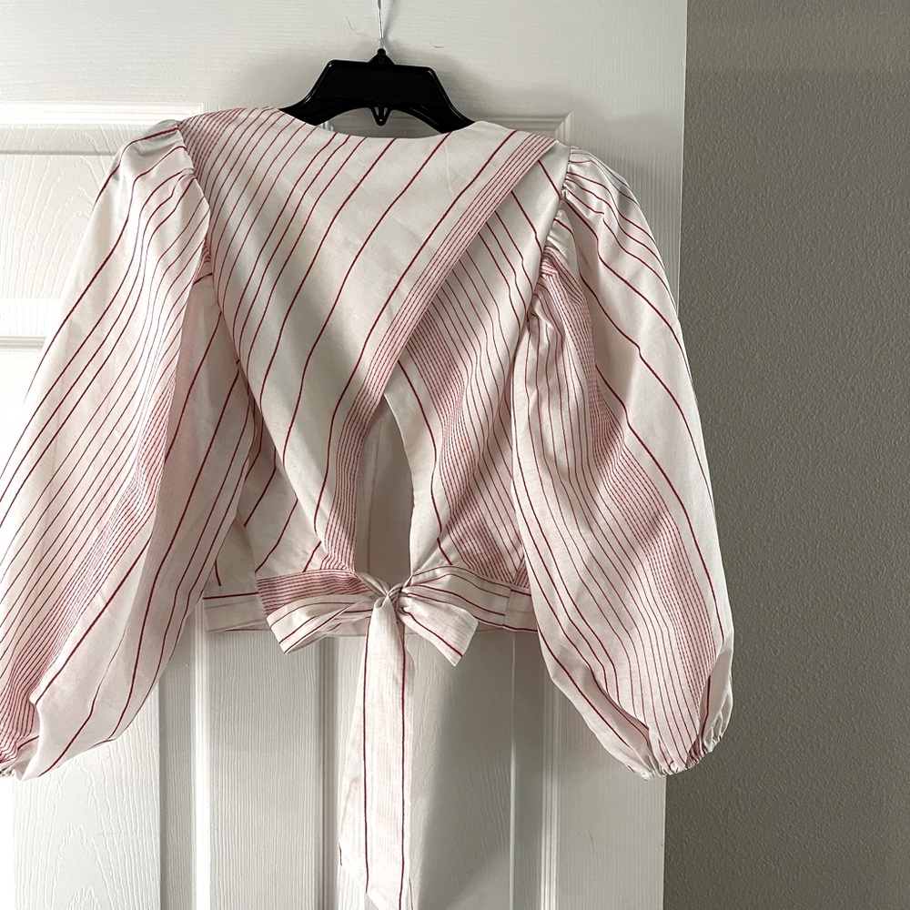 Red And White Crop Top With Open Back - image 1